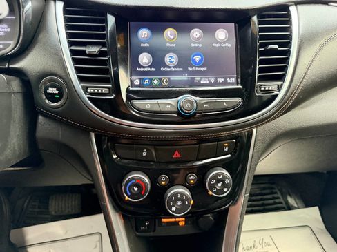 Used 2018 Chevrolet Trax Premier w/ Midnight Edition FWD image 36