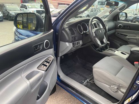 Used 2014 Toyota Tacoma PreRunner w/ TRD Sport Package image 16