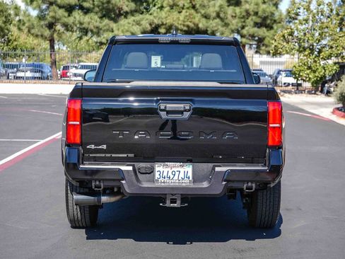 Certified 2026 Toyota Tacoma SR5 AWD/4WD image 8