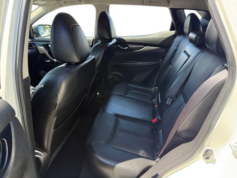 Used 2017 Nissan Rogue Sport SL AWD/4WD image 16
