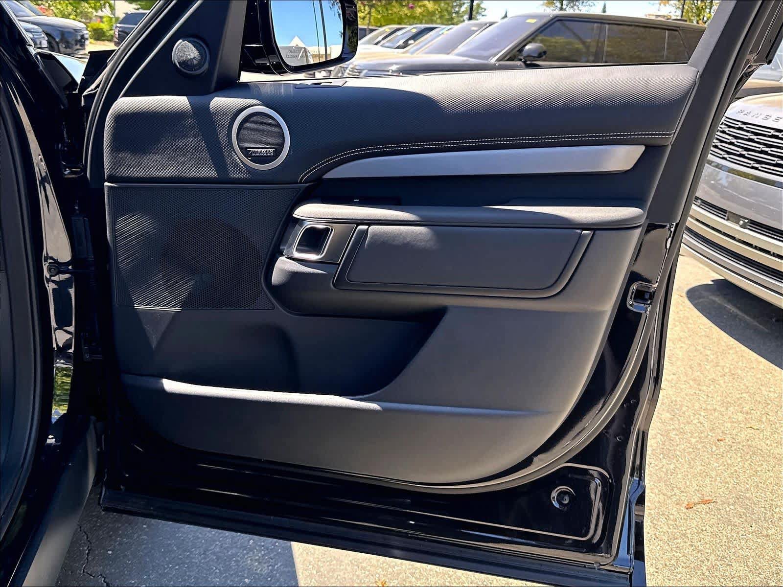 New 2026 Land Rover Discovery Dynamic SE AWD/4WD image 30