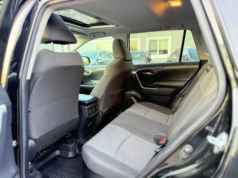 Used 2021 Toyota RAV4 XLE w/ Convenience Package AWD/4WD image 11