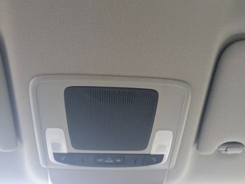 Used 2024 Honda HR-V LX image 39