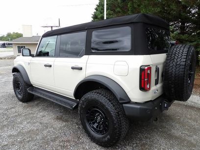 New 2026 Ford Bronco Outer Banks w/ Sasquatch Package