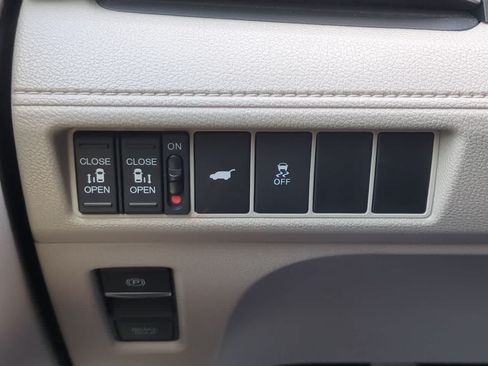 Used 2025 Honda Odyssey EX-L image 17