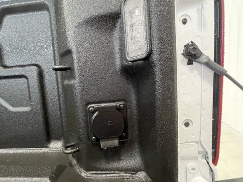 Used 2025 Chevrolet Silverado 3500 High Country w/ High Country Premium Package image 9