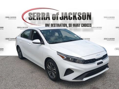 Certified 2024 Kia Forte LXS FWD image 2