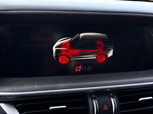 Used 2019 Alfa Romeo Stelvio Ti Lusso w/ Quick Order Package 22X Lusso AWD/4WD image 13