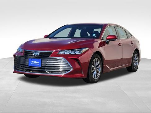 Used 2022 Toyota Avalon XLE FWD image 4