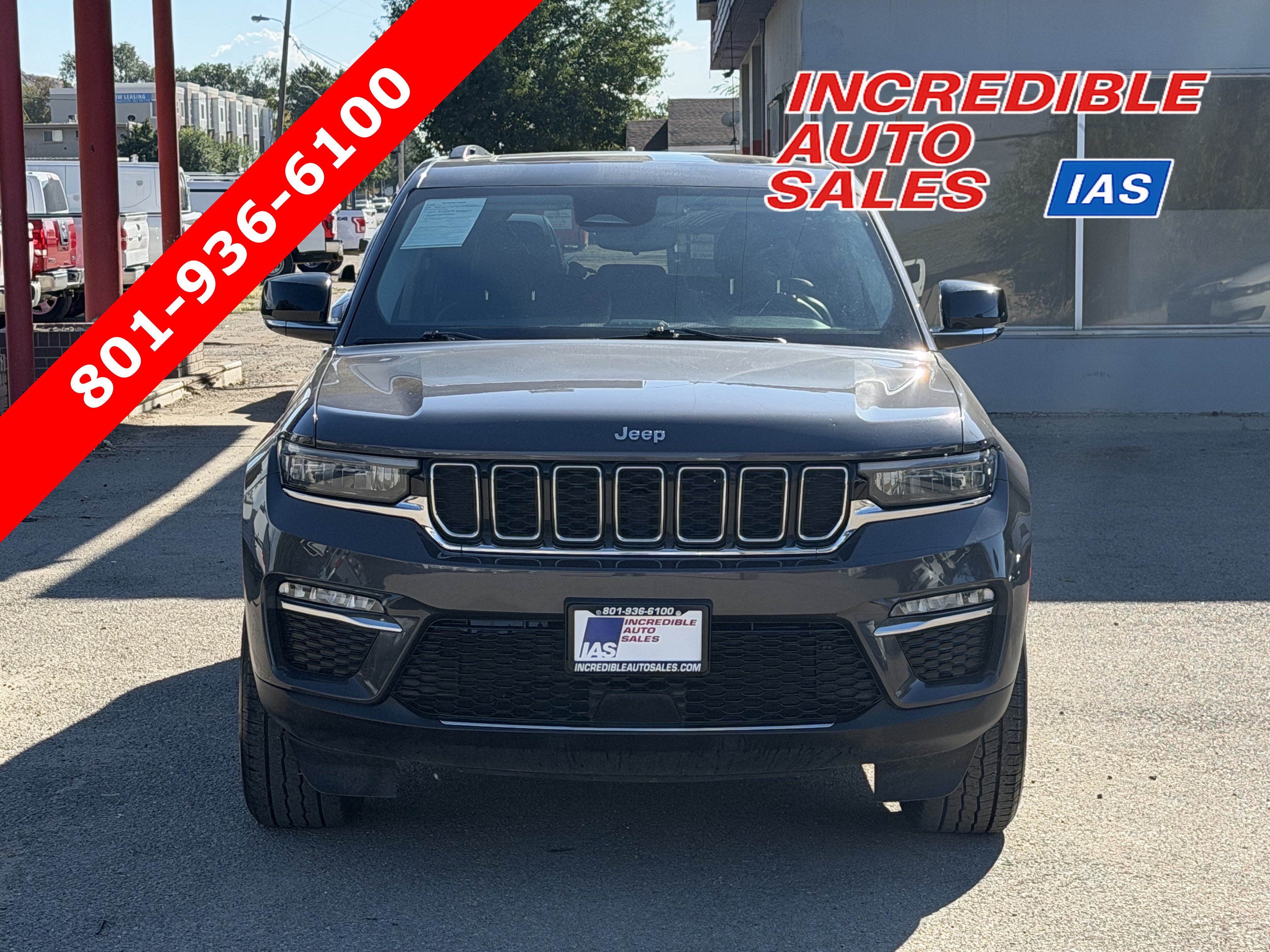 Used 2023 Jeep Grand Cherokee 4WD 4xe image 1
