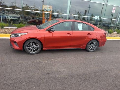 Used 2023 Kia Forte GT-Line w/ GT-Line Premium Package FWD image 2