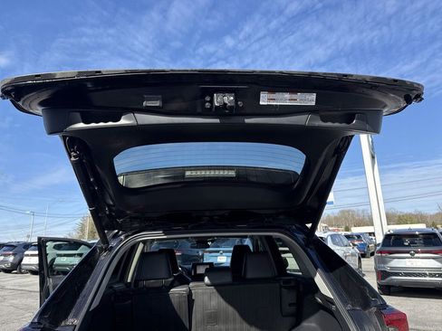 Used 2022 Toyota RAV4 XLE Premium image 41