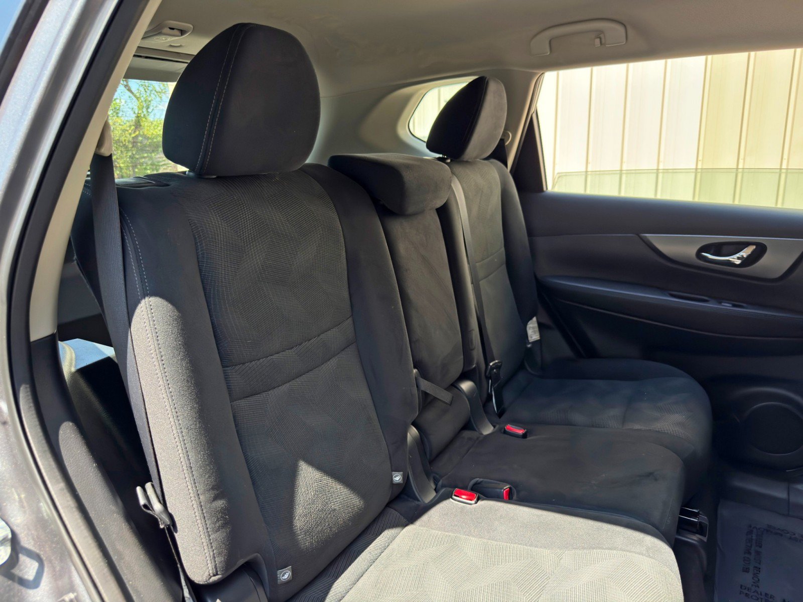 Used 2015 Nissan Rogue S AWD/4WD image 32