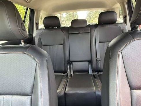 Used 2024 Volkswagen Tiguan Wolfsburg Edition FWD image 10