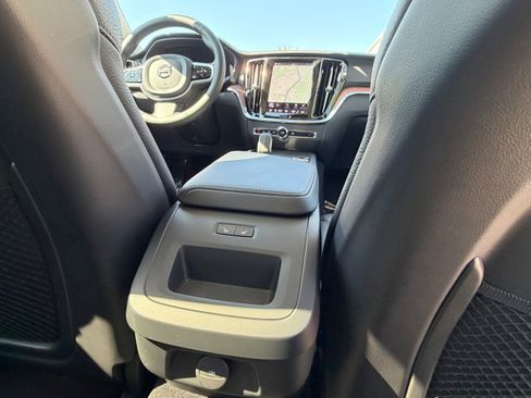 Certified 2025 Volvo V60 B5 Cross Country Plus AWD/4WD image 14