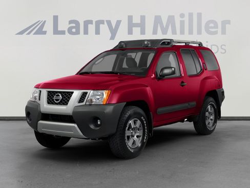 Used 2013 Nissan Xterra S image 1