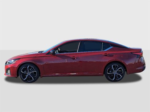 New 2025 Nissan Altima 2.5 SR image 2