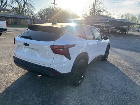 Certified 2024 Chevrolet Trax LS w/ LS Convenience Package image 5