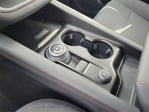 Used 2025 Ford Explorer Active image 12