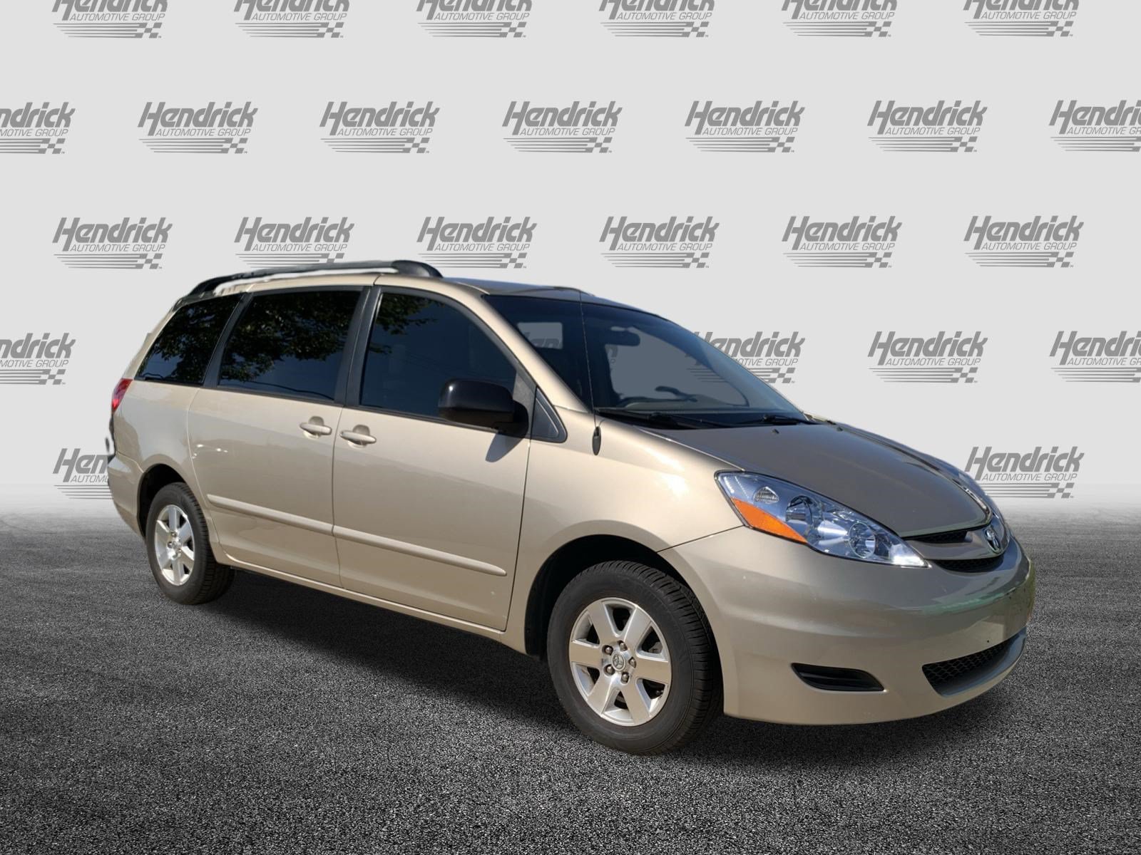 Used 2008 Toyota Sienna LE FWD image 2
