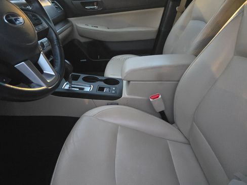 Used 2016 Subaru Outback 3.6R Limited image 12