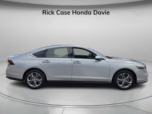 Certified 2024 Honda Accord EX image 3