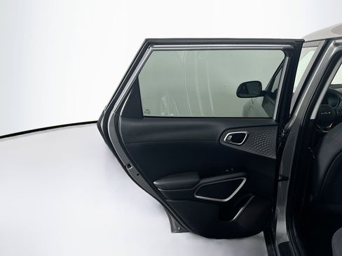 Used 2025 Kia Soul LX w/ LX Technology Package FWD image 26