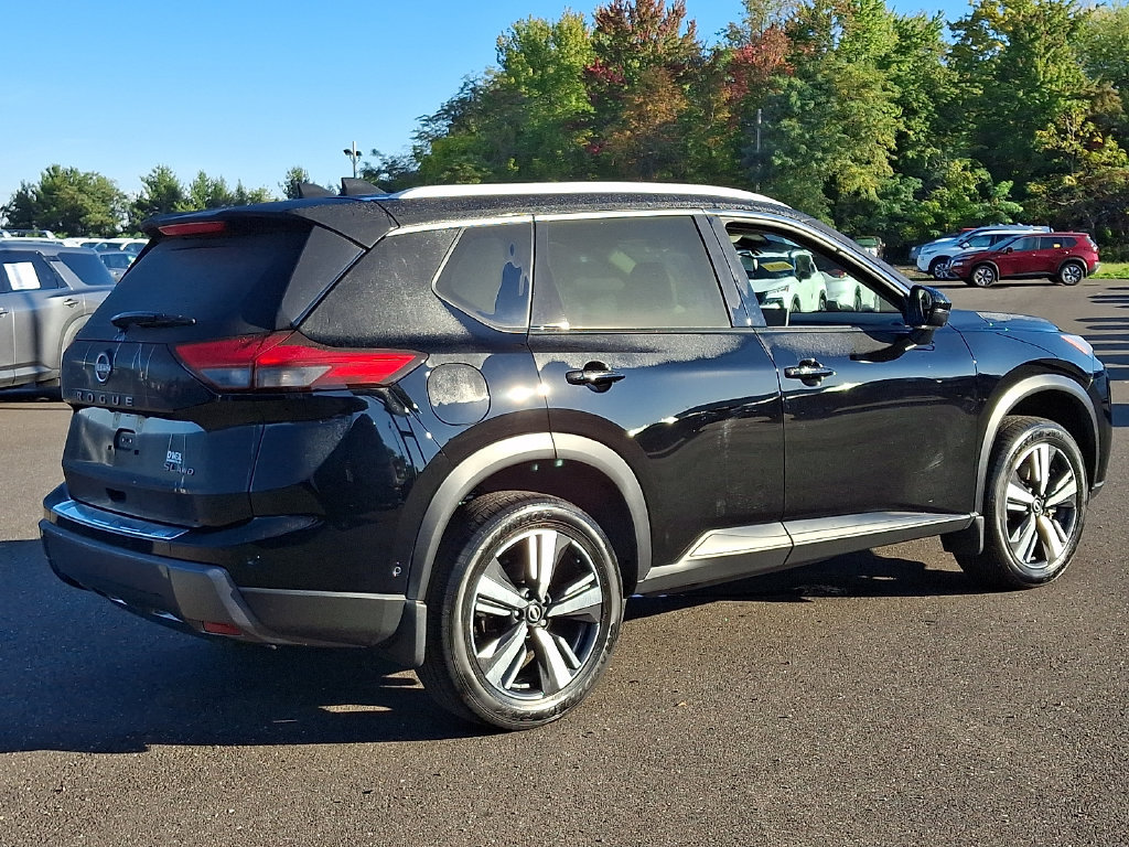 Certified 2025 Nissan Rogue SL w/ Tech Package AWD/4WD image 7