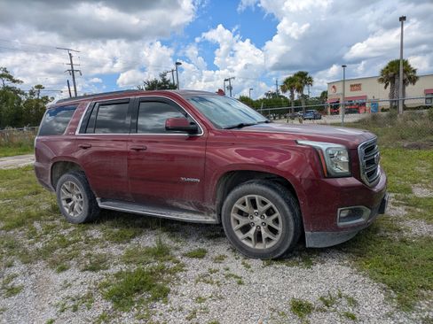 Used 2017 GMC Yukon SLE w/ SLE Value Package RWD image 2