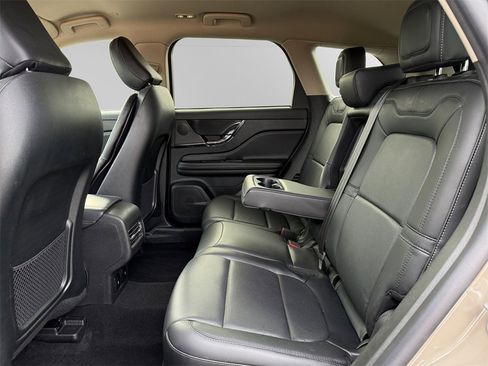 Used 2025 Lincoln Corsair Reserve image 13