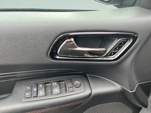 Used 2025 Dodge Durango GT AWD/4WD image 18