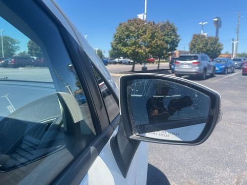 Used 2022 Ford EcoSport SE w/ SE Convenience Package image 8