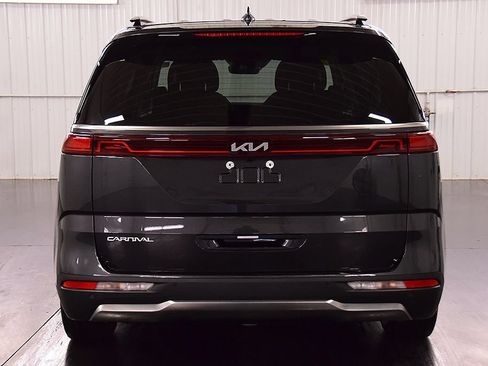 Used 2024 Kia Carnival SX Prestige FWD image 7