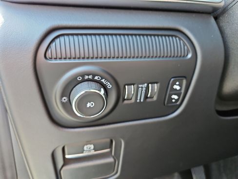 Used 2024 Jeep Grand Wagoneer Series III w/ Quick Order Packagew 28T AWD/4WD image 24