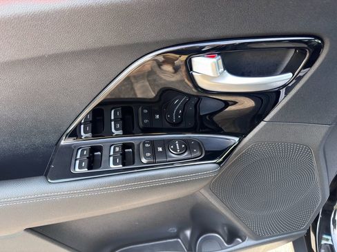 Used 2022 Kia Niro LXS image 10