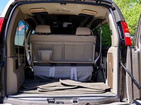 Used 2017 Chevrolet Express 2500 RWD image 77