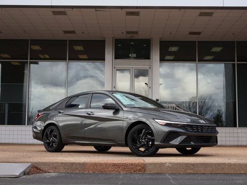 New 2026 Hyundai Elantra Sport image 2