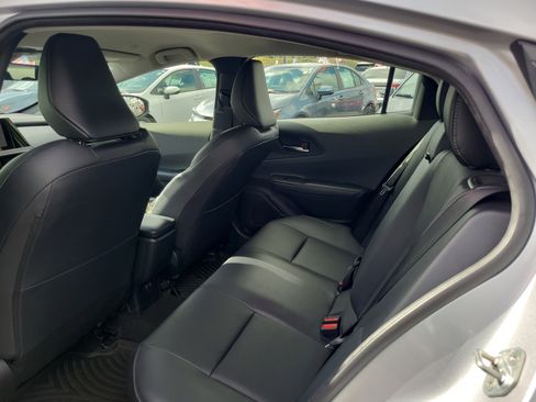 Used 2025 Toyota Prius XLE FWD image 18