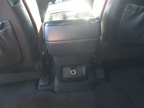 Used 2023 Kia Telluride EX w/ EX Captain's Chair Package image 12