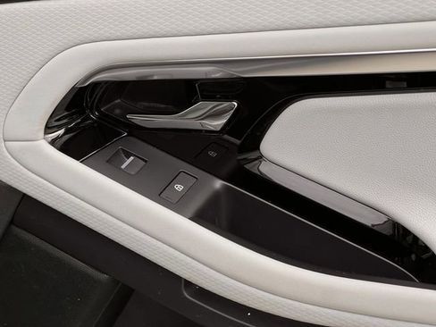 Used 2022 Land Rover Range Rover Evoque R-Dynamic S image 27