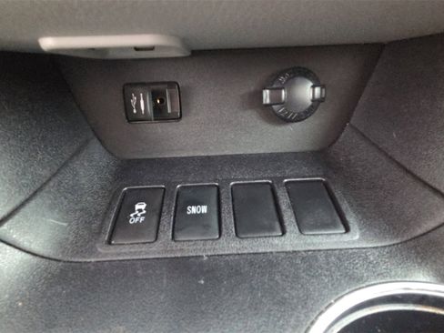 Used 2015 Toyota Highlander Plus image 27