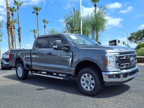 Used 2024 Ford F250 XLT w/ FX4 Off-Road Package AWD/4WD image 3