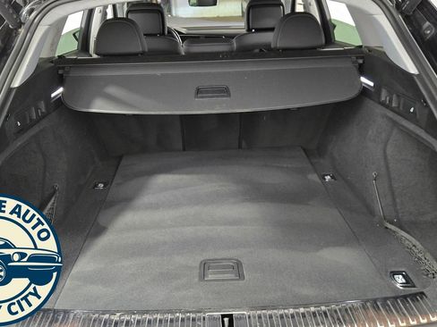 Used 2021 Audi e-tron Premium w/ Convenience Plus Package AWD/4WD image 35