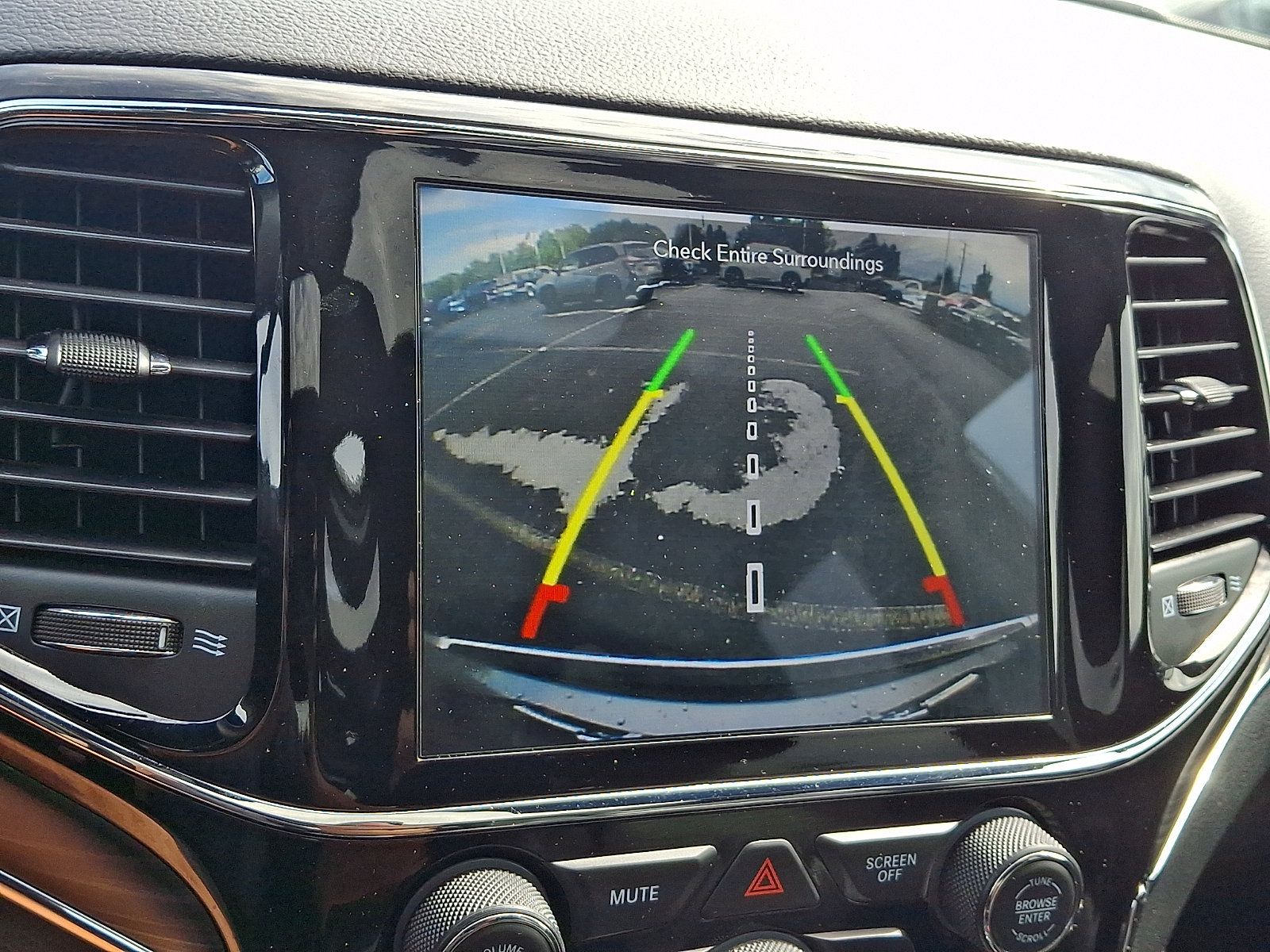 Used 2020 Jeep Grand Cherokee Limited AWD/4WD image 19