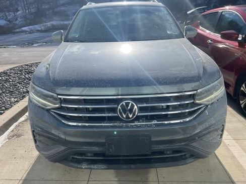 Certified 2022 Volkswagen Tiguan SE w/ Panoramic Sunroof Package image 7