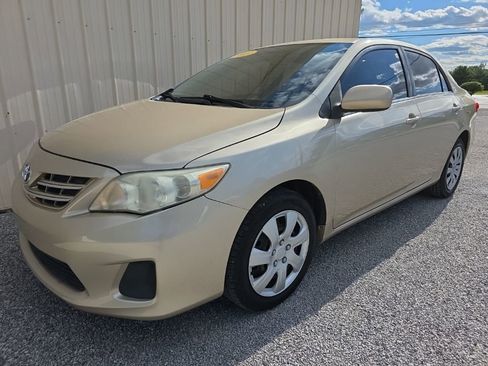 Used 2013 Toyota Corolla LE FWD image 12