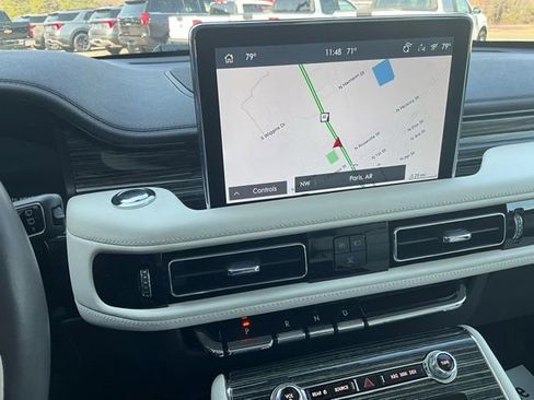 Used 2023 Lincoln Aviator Black Label w/ Dynamic Handling Package image 15