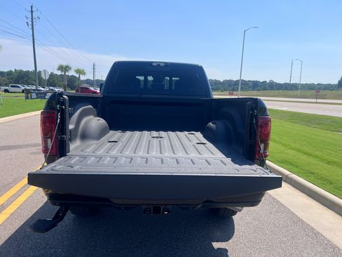 New 2026 RAM 2500 Big Horn AWD/4WD image 8