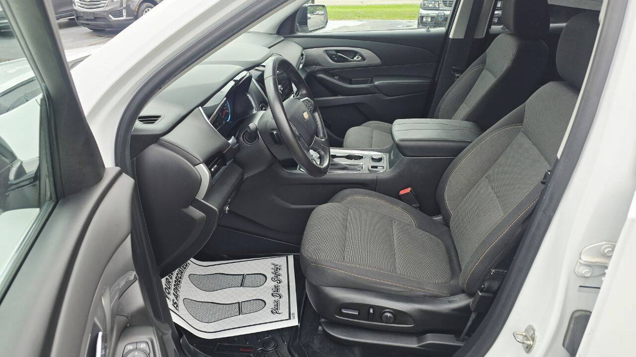 Used 2019 Chevrolet Traverse LT w/ LPO, Blackout Package AWD/4WD image 10