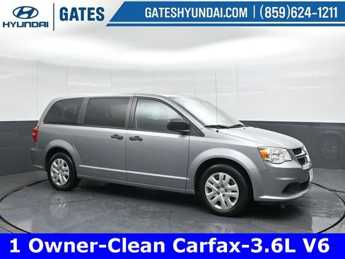 Used 2019 Dodge Grand Caravan SE w/ UConnect Hands-Free Group image 1